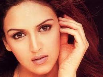 imagesCAI9ZVJ4 - Esha Deol