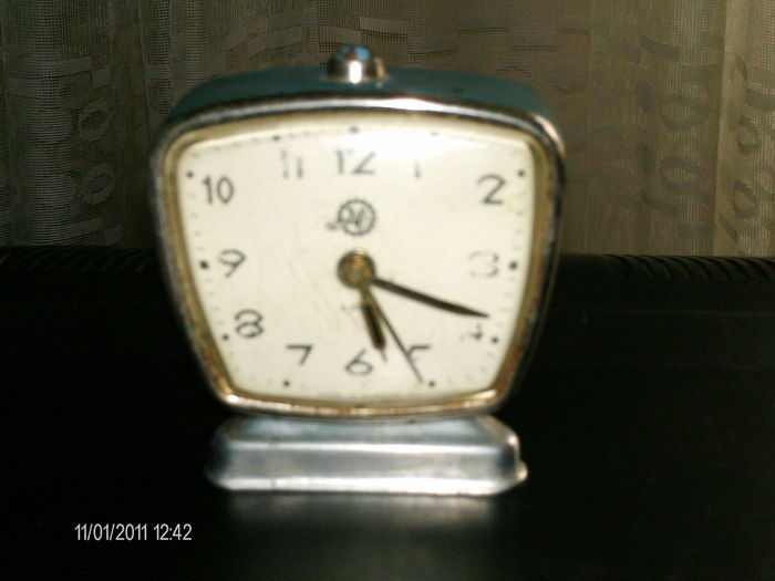 ceasul care suna cand eram la liceu
