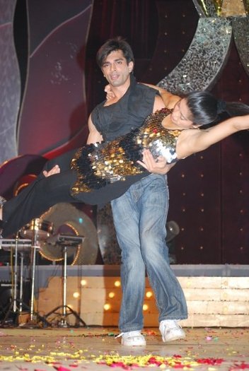 dill mill gayye (15) - Karan Singh Grover