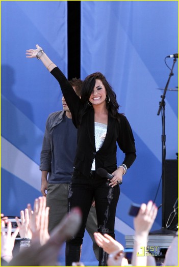 jonas brothers demi lovato gma 39