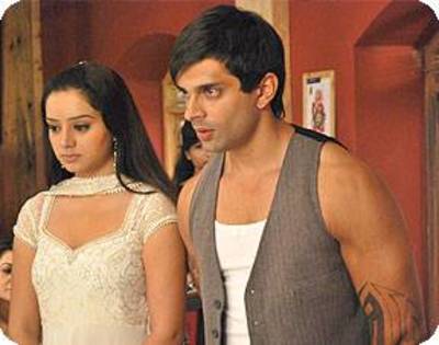 dil-mil-gayye-stills23 - Karan Singh Grover - Dr Armaan Mallik