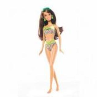 papusa-barbie-in-costum-de-baie~6611761[1]