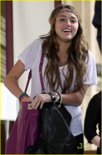 miley-cyrus-paris-pretty-06