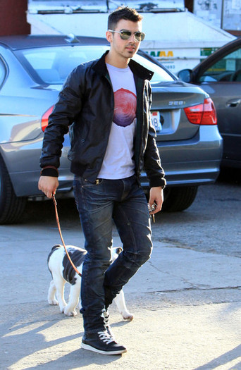 Joe+Jonas+Joe+Jonas+Out+Lunch+Kings+Road+Cafe+VESZUHNuwxVl - Joe Jonas Out For Lunch At The Kings Road Cafe