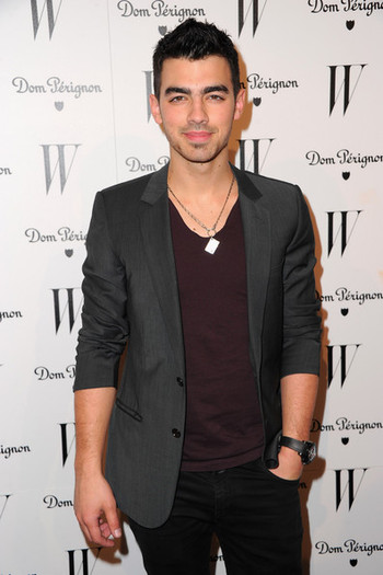 Joe+Jonas+W+Magazine+Golden+Globe+Awards+Party+etcPsqJGEdOl