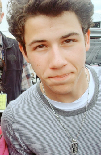 Nick-nick-jonas-18135947-327-500 - FUNNY man