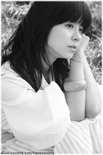 mg18675bw2113no9 - Song Ji Hyo