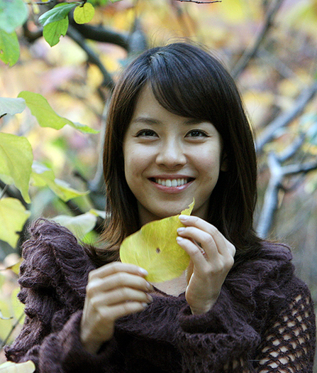 img402401611387914539ub - Song Ji Hyo
