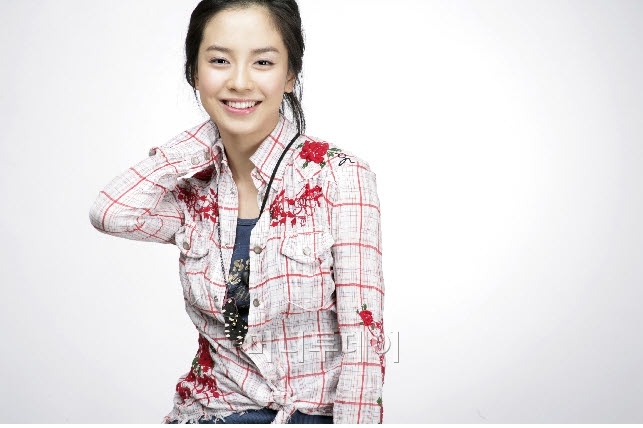 20090728110608261 - Song Ji Hyo
