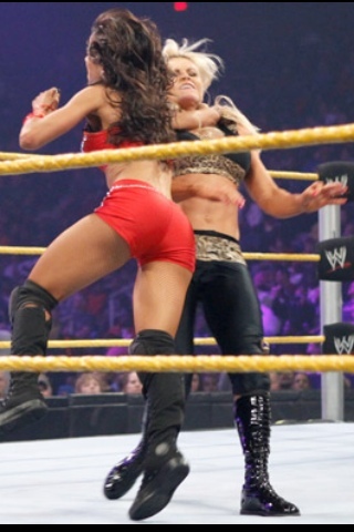 20101116-111959 - NXT photos- Aksana vs AJ Lee