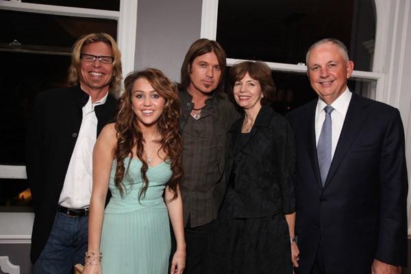 PPOAPFSJKGVJNLDPTBW - Miley Cyrus poze private