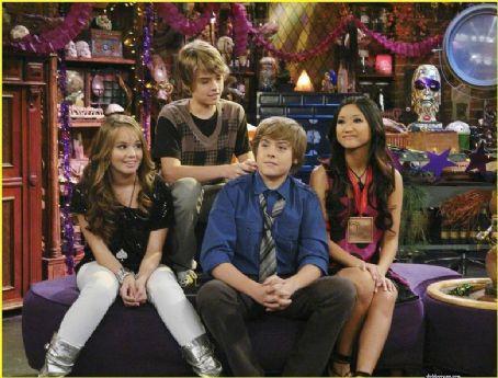 Debby-Ryan-689811,780179