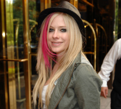 avril-lavigne-hotel-midtown-new-york-city