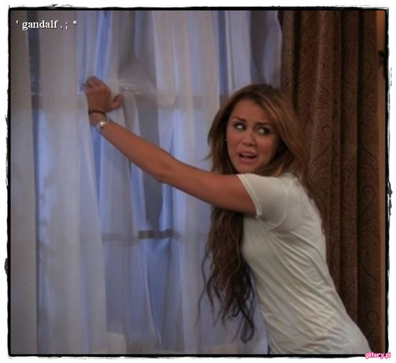 2--gandalf----0-9139 - x Episoade Hannah Montana Forever