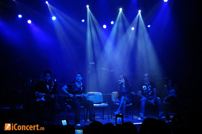 anahi-15 - Anahi in Romania