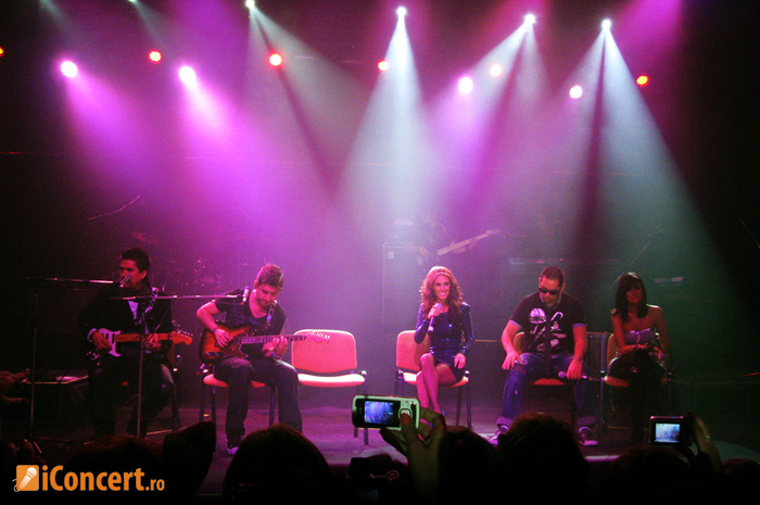 anahi-17 - Anahi in Romania