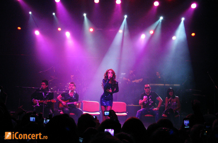 anahi-28 - Anahi in Romania