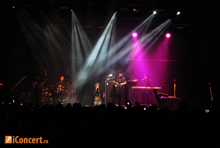 anahi-33 - Anahi in Romania