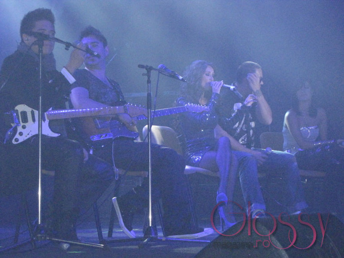 anahi-arenele-romane-indoor-02 - Anahi in Romania