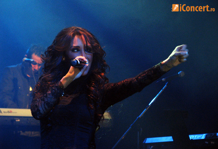 anahi-8