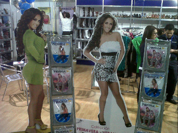 228206941 - 00 Anahi