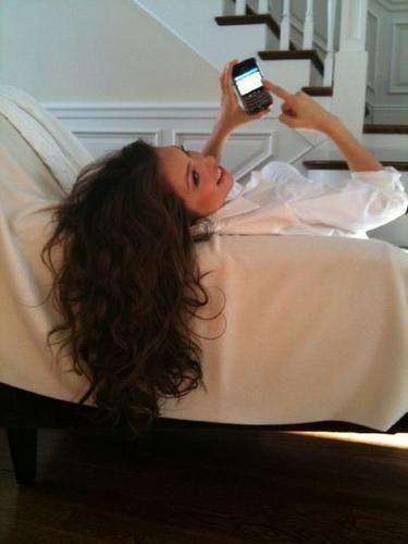 1009693024_TSHKDIETAWJOHJW - 00 Anahi