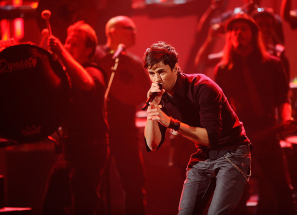 Enrique+Iglesias+2010+American+Music+Awards+7j9jkIY70CJl - 2010 American Music Awards - Show