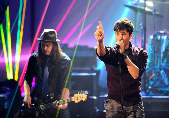 Enrique+Iglesias+2010+American+Music+Awards+CqWsKgGFiUCl - 2010 American Music Awards - Show