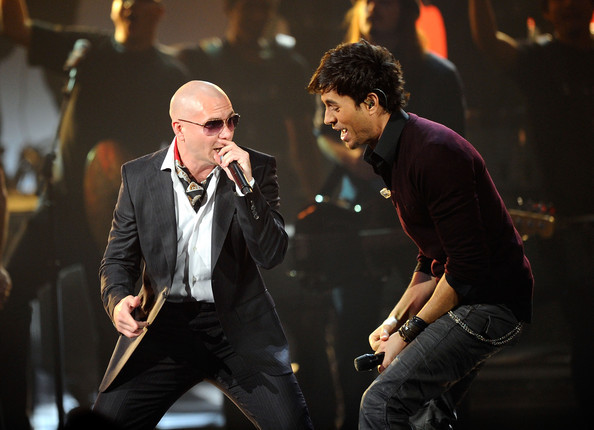 Enrique+Iglesias+2010+American+Music+Awards+Wb9ffIia9OZl - 2010 American Music Awards - Show