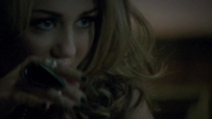 29386537_MAEQEIZXK - Miley Cyrus-Who Owns My Heart