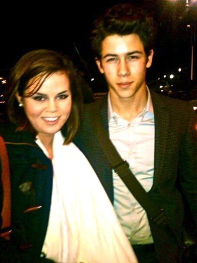 nick-2011-nick-jonas-18604065-453-604 - Fan-meeting