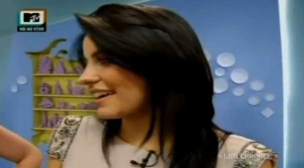 543 - Maite entrevista en Acceso MTV