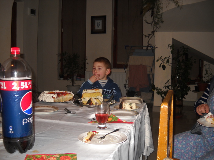 iuteala de mana si nebagare de seama - EVELIN la ZIUA EI