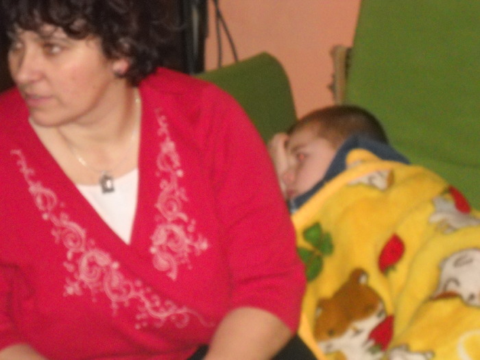 .........apoi...ma ascund.... - EVELIN la ZIUA EI