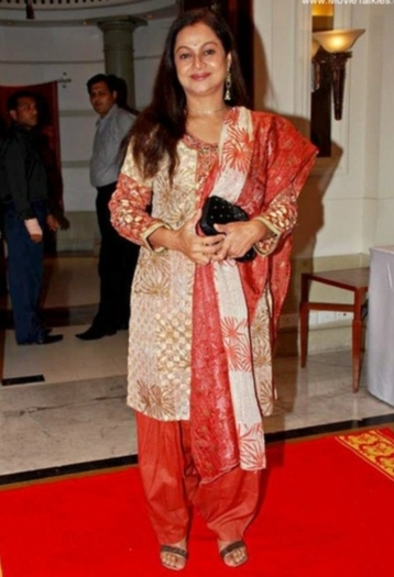 Mc-My collage - 19t86-17k - normal (39) - Sari-uri