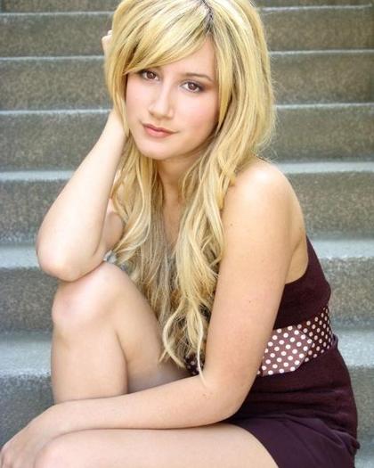 kiVWYI480781-02 - Asley tisdale