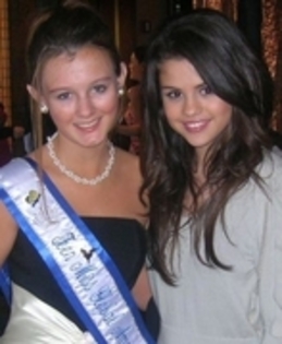 selena (17) - toate pozele mele cu selena gomez