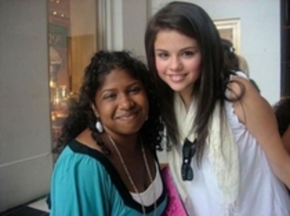 selena (25) - toate pozele mele cu selena gomez