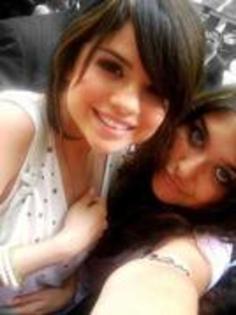 selena (34) - toate pozele mele cu selena gomez