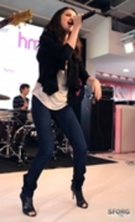 selena (82) - selena gomez