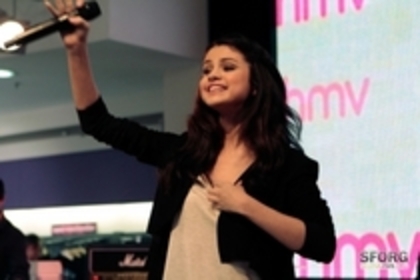 selena (114)