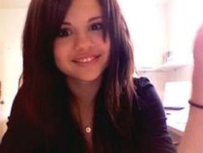 selena (123)