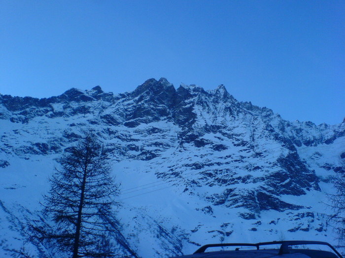 DSC03905 - Linos_cervinia_aici_lucrez_eu