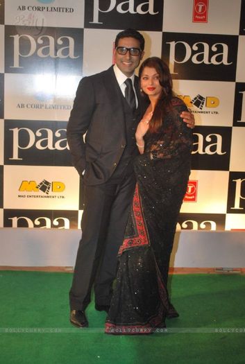 82677-bollywood-actors-abhishek-bachchan-with-wife-aishwarya-rai-bachc - Abhishek Bachchan si Aishwarya Rai