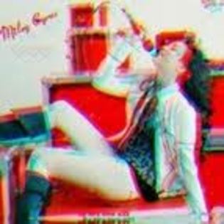 imagesCAWYB09A - Poze Miley Cyrus 3D
