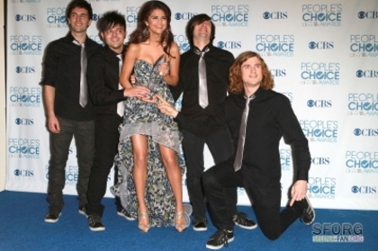 Selena and The Scene (3) - People Choice Awards