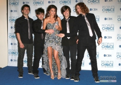 Selena and The Scene (4)