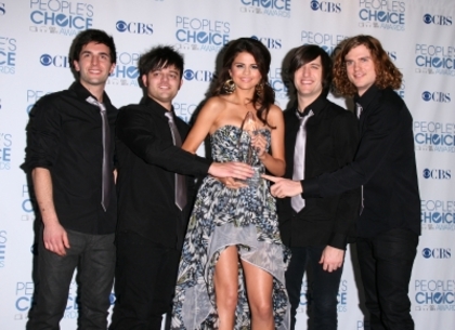 Selena and The Scene (7)