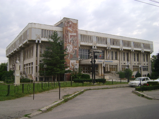 CASA TINERETULUI-CAMPINA - VALEA DOFTANEI