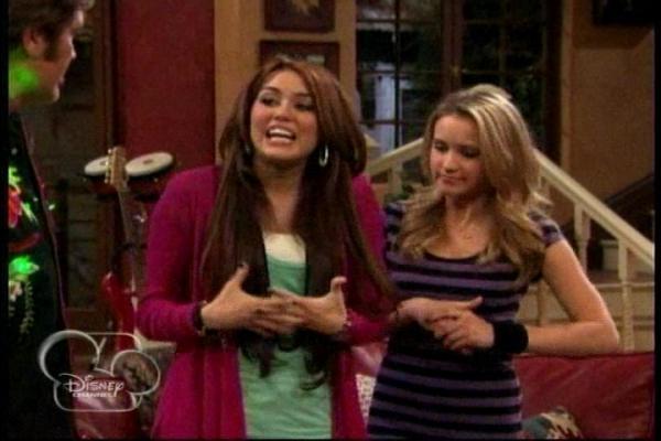 normal_138 - x For Miley s fans